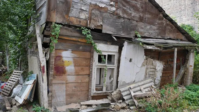 Депутат розповів, що робитимуть у Луцьку із власниками розвалюх