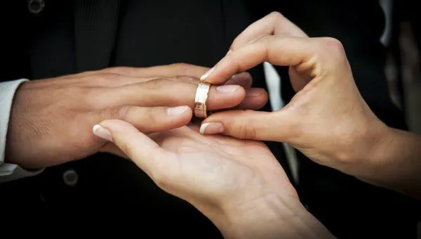 Кабмін «дав добро»: де в Україні одружуватимуть за добу 