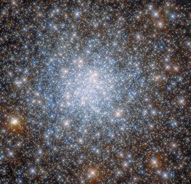 Телескоп «Хаббл» сфотографував скупчення із мільйонів стародавніх зірок