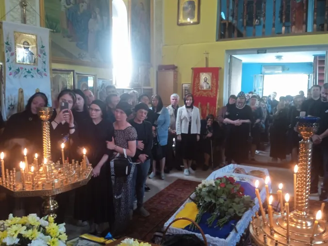 Від отриманих травм помер у лікарні: на Волині попрощались з Героєм Богданом Карвацьким (фото)