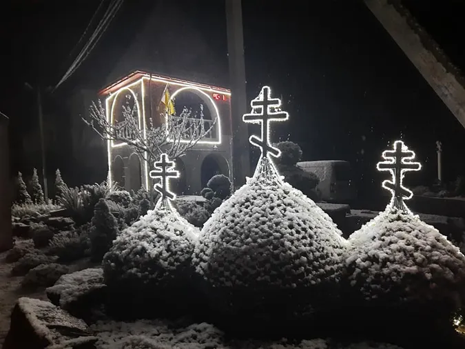 Показали фото з першим снігом у Жидичинській лаврі