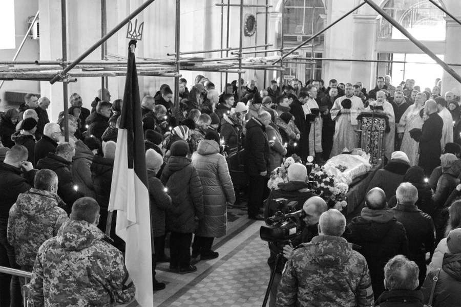 У Луцьку попрощалися із загиблим Героєм Олегом Круковцем (фото, відео)