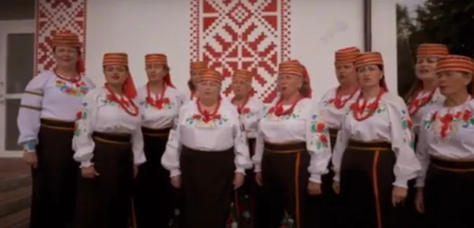 Хор з Боратинської ОТГ переспівав хіт «Плакала» (відео)