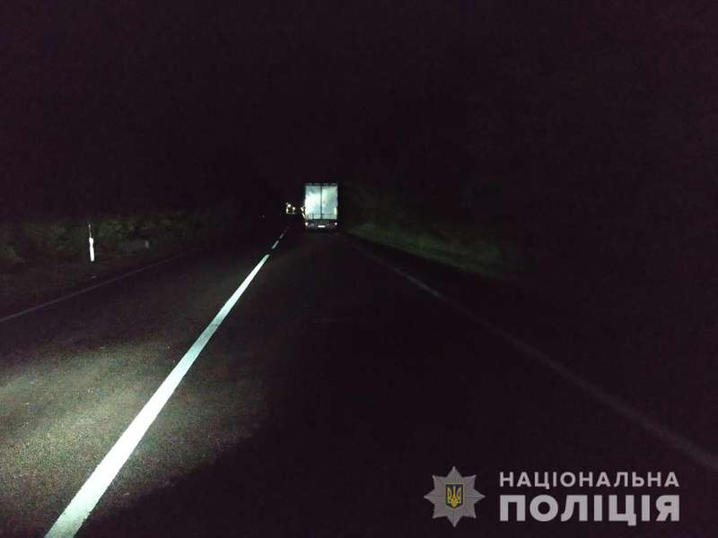 Смертельна ДТП: у Луцькому районі вантажівка збила жінку (фото)