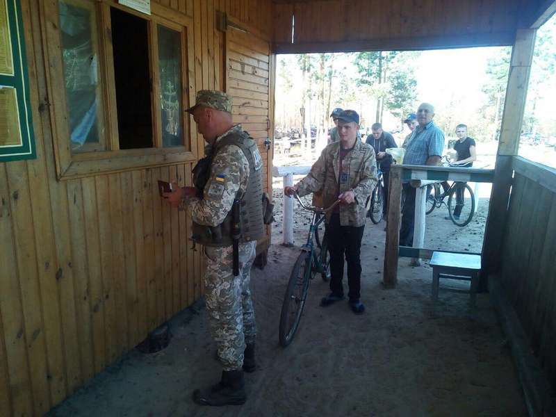 Українсько-білоруський кордон відкрили для збору дикоросів (фото)