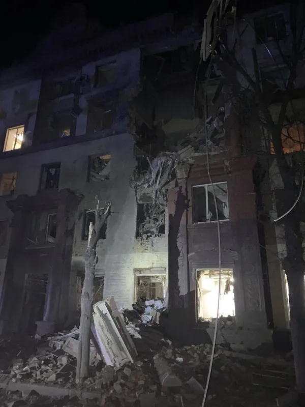 Ворог запустив по Запоріжжю шість ракет – є влучання в багатоповерхівку (фото)