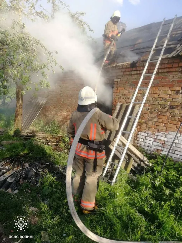 У Луцькому районі горів житловий будинок (фото)