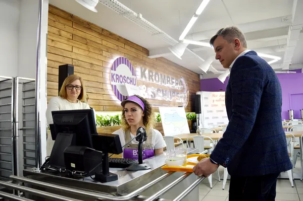 «McDonald's» би позаздрив: «Кромберг енд Шуберт» відкрив лофтову їдальню (фото)*