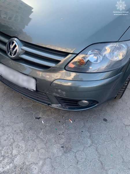 В'їхав у припарковане авто і втік: у Луцьку знайшли водія-порушника (фото)
