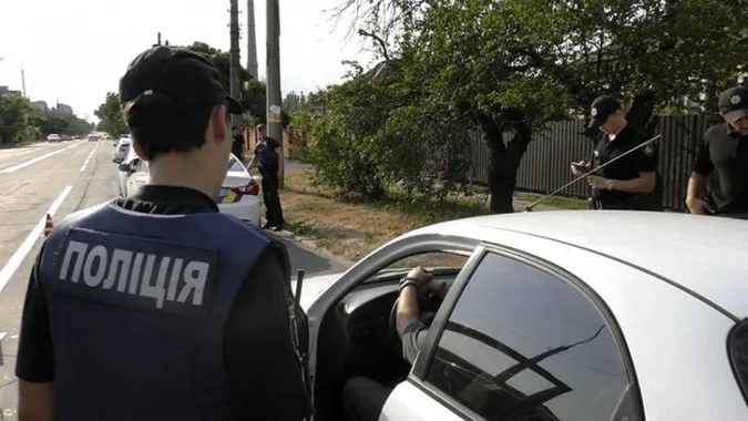 Роздрукував на принтері: волинянин 8 років їздив з липовими «правами»