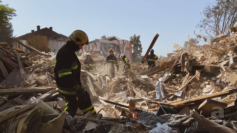 Гуртожитки зруйновані ущент: наслідки ранкового прильоту по Харкову (фото)