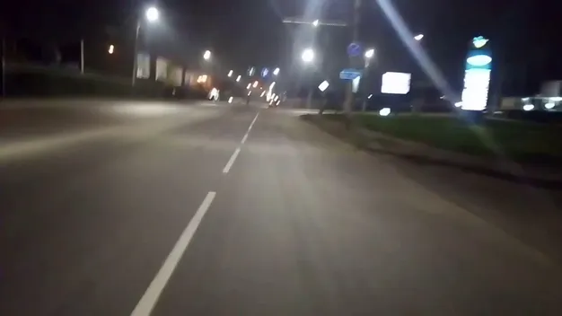 Дивом вижила: у Луцьку жінка впала з мосту (відео)