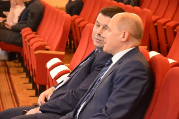 Самотність Юрія Вербича майже наприкінці обговорення перервав його колекга Костянтин Петрочук