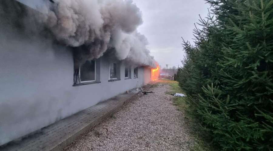 У Польщі вщент згорів будинок, в якому мешкали біженці з України (фото)