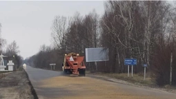 60 одиниць техніки рятують дороги Волині від ожеледиці (фото)