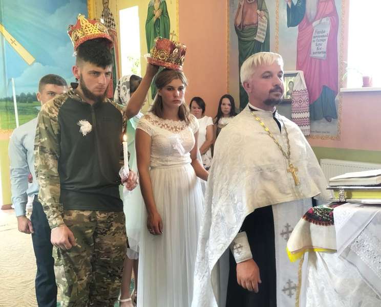 На Волині під час відпустки одружився артилерист 14-ї бригади (фото)