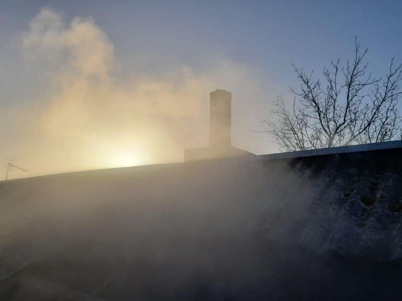 Вогонь виник в районі димаря: на Ковельщині горів житловий будинок (фото)