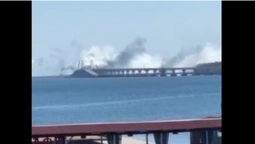 На Кримському мосту видно дим – окупанти заявляють про «роботу ППО» (ОНОВЛЕНО)