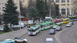 У центрі Луцька зупинилися тролейбуси (фото) 