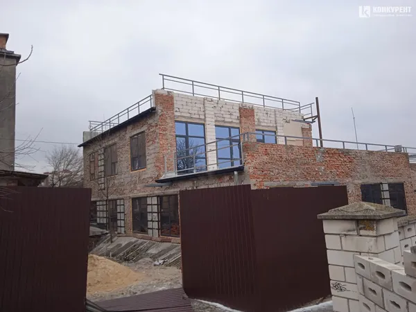 Реконструкція «Берізки» в центрі Луцька: у міськраді з'ясовують, чи законно (фото)
