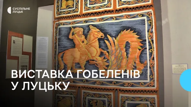 Майстриня з Миколаєва подарувала музею на Волині свої вироби, врятовані з-під обстрілів