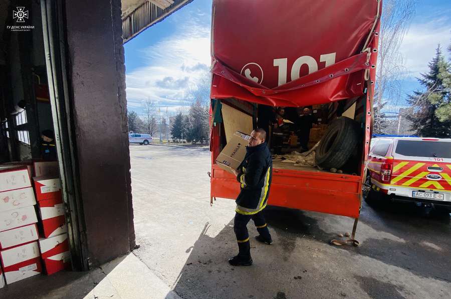 Волинські рятувальники доправили допомогу колегам на Донеччину (фото)