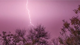 Ківерчани «зловили» блискавку під час грози (фото)