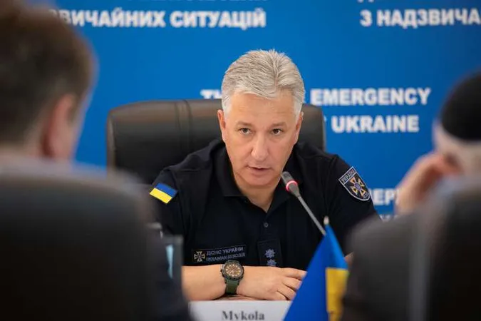 Звільнили голову ДСНС України