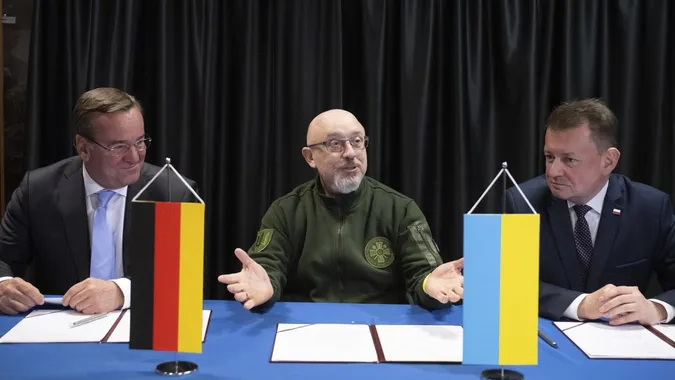 «Щодо літаків – я впевнений, ми доб'ємо це питання», – Резніков