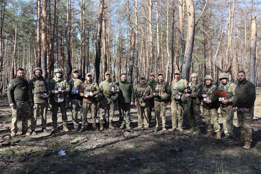 Командир «сотки» нагородив бійців Володимирського батальйону (фото)