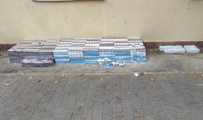 Волинські прикордонники затримали 10 ящиків контрабандних сигарет (відео)