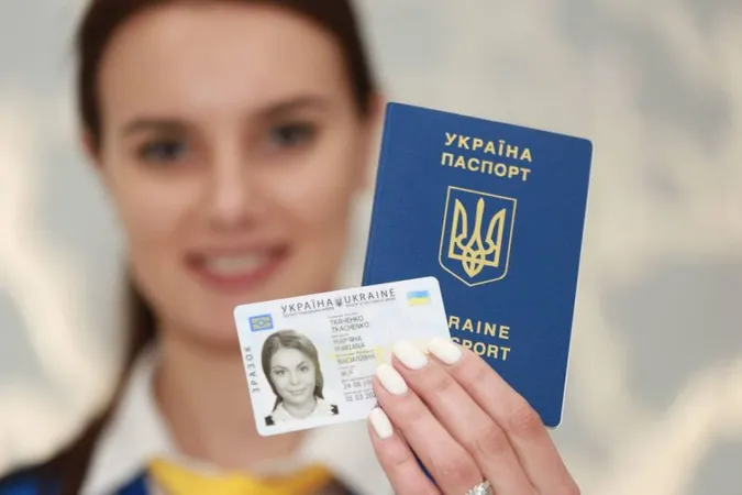 Українців штрафують за «неправильні» паспорти: що відомо