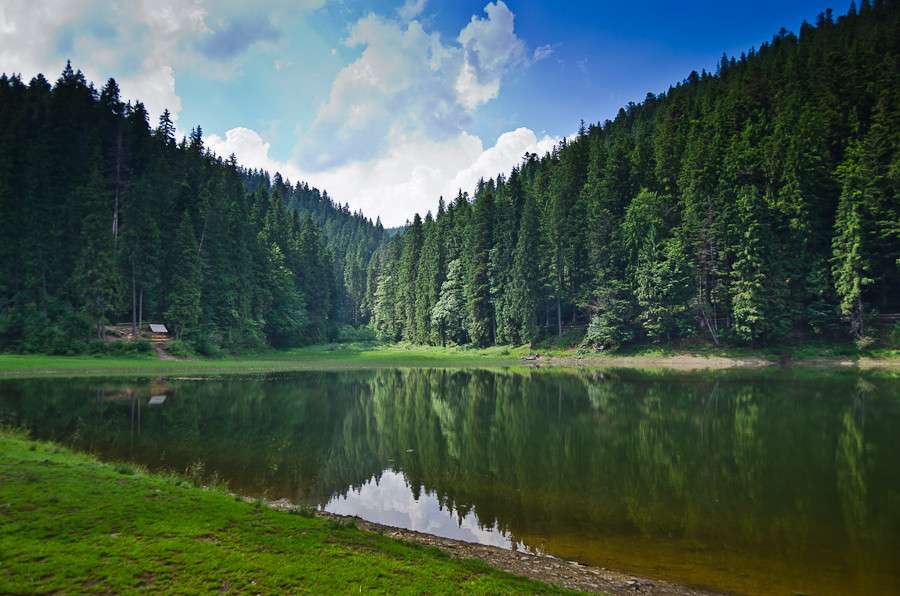 ТОП-7 озер Карпат, які варто відвідати кожному