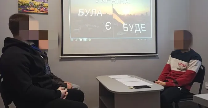 У Луцькому СІЗО арештантам показали фільм про звільнення полонених