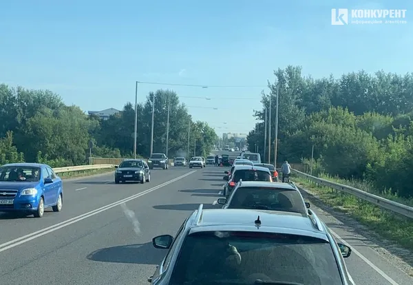 У Луцьку на Глушець – аварія: утворився затор (фото, відео)