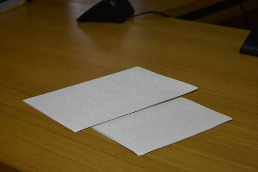 У Луцькому ЦНАПі презенували інформаційні картки шрифтом Брайля (фото)
