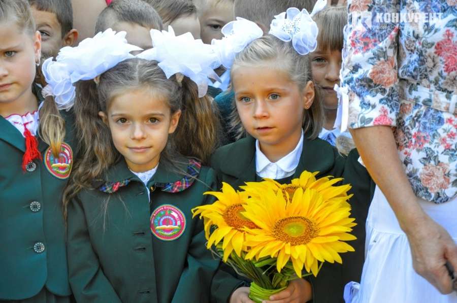 Уже з вересня 2018 року на всіх першачків чекає Нова українська школа ><span class=