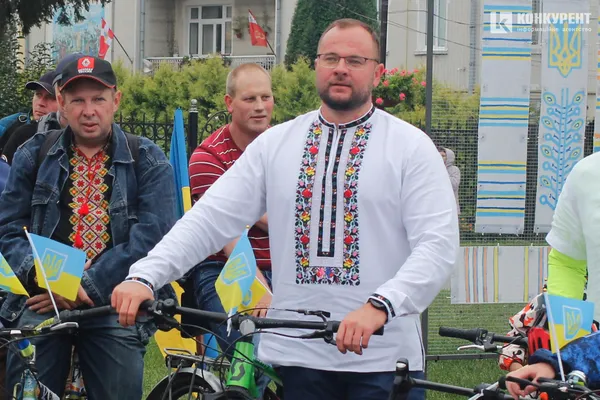 Велопробіг, вишиванки, ЗСУ❤️: як Луцьк відзначає особливий День міста (фото, відео)