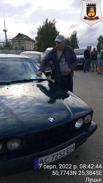 У Луцьку муніципали виписали понад 150 штрафів водіям біля авторинку (фото)