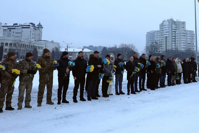 У Луцьку віддали шану Героям у День Соборності України