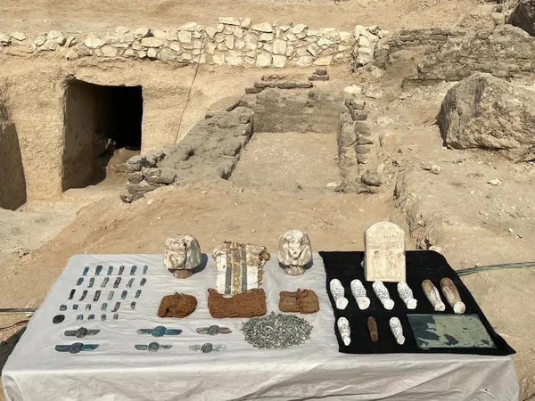Археологи в Єгипті знайшли повністю вціліле місто (фото)