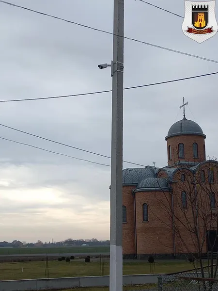 Луцькі муніципали встановили у Княгининку камери для відлову «закладників» (фото)