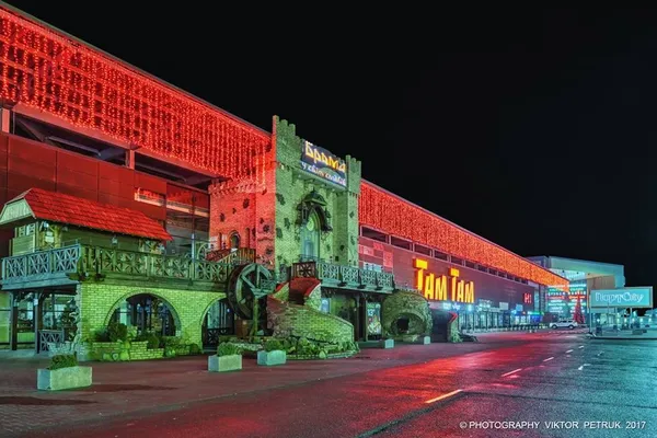 Фотограф показав, як сяє новорічний Луцьк  