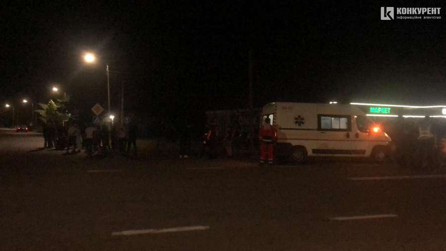 Нічна аварія в Дерно: під колесами авто загинув молодий хлопець (фото)