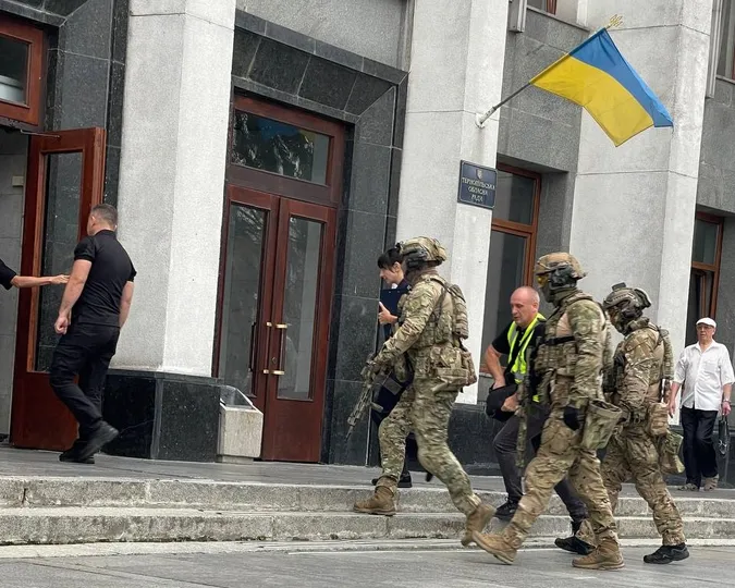 Корупція в ТЦК: у Тернополі «воєнкома» затримали просто під час засідання Ради оборони (фото)