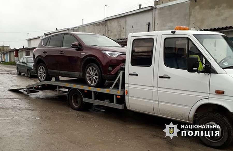 Злочинна банда продавала на Волині крадені в Європі елітні авто (фото)