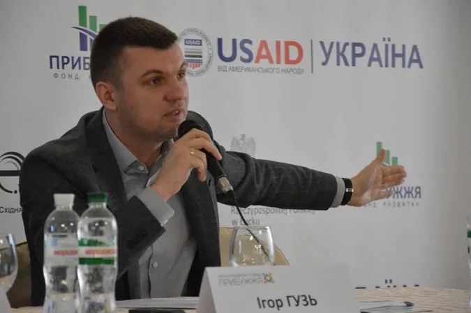 В Устилузі є 20-25 нелегальних заправок, – нардеп Гузь
