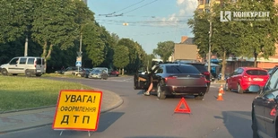 У Луцьку – аварія біля історичного: рух ускладнено (фото)