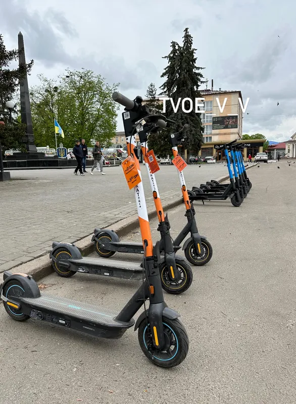 Електросамокати на вулицях міста