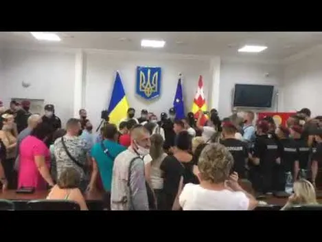 У стінах Луцькради мітинг: чого вимагають (ВІДЕО, ФОТО, ОНОВЛЕНО)